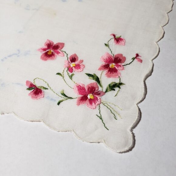 VINTAGE 1960'S HANKIE PINK EMBROIDERED FLOWERS POCKET SCARF BRIDAL WEDDING - Picture 11 of 12